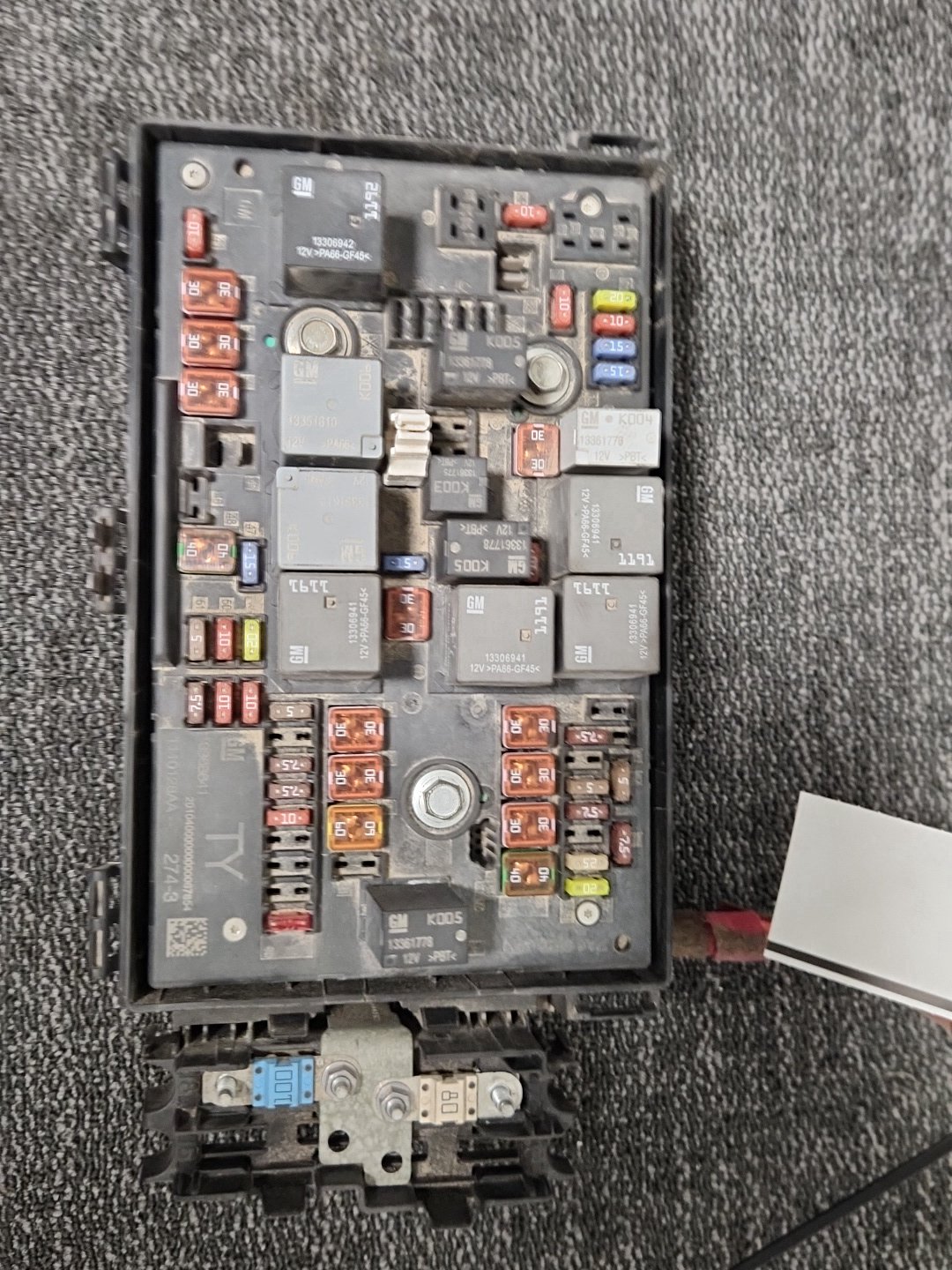 Vauxhall Astra MK6 (J) (A3400) Estate Genuine Under Bonnet Fuse Box 13368641