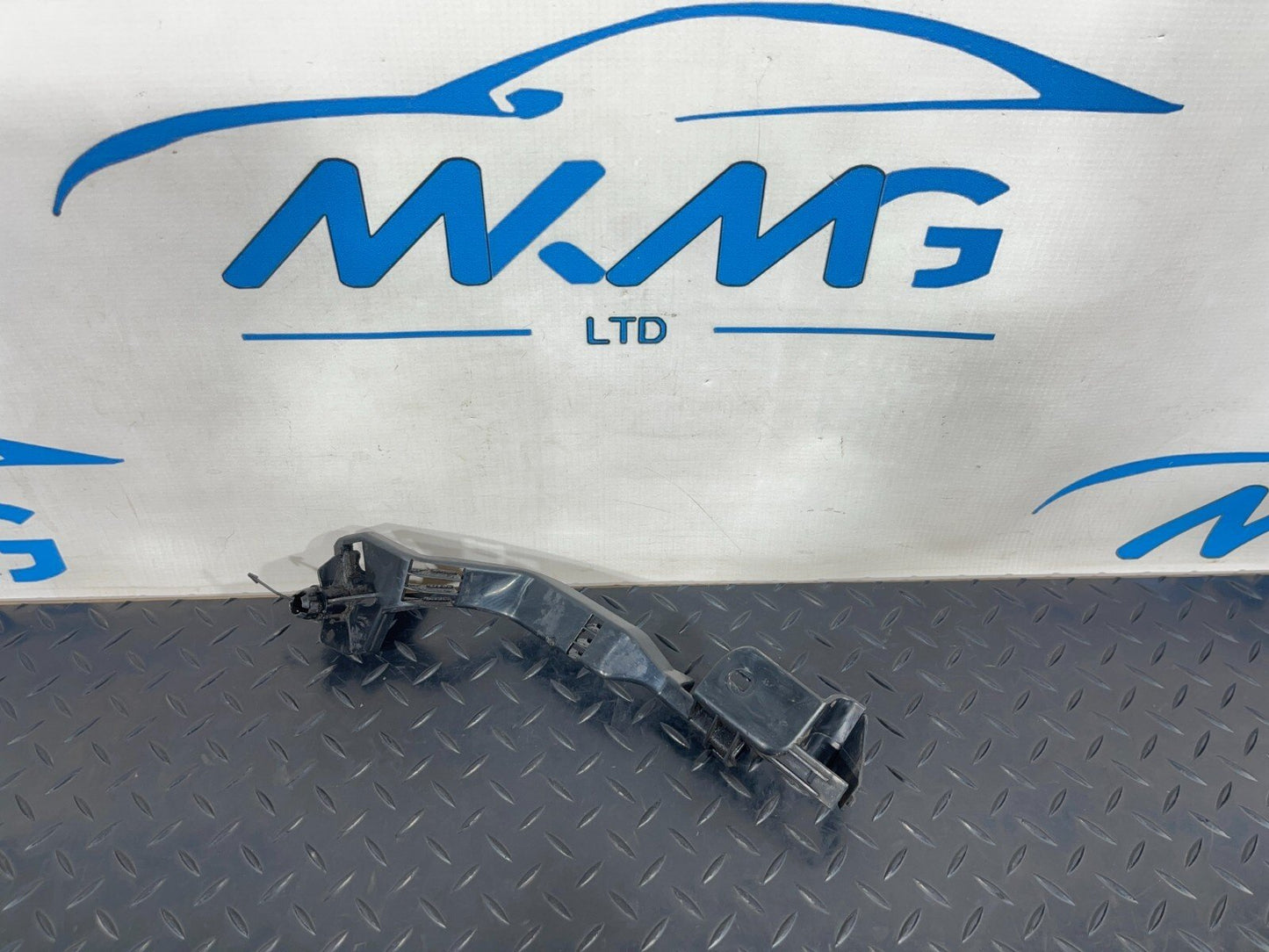 14-21 MERCEDES BENZ C300h W205 CABLES HOLDER BRACKET O/S A2055462080