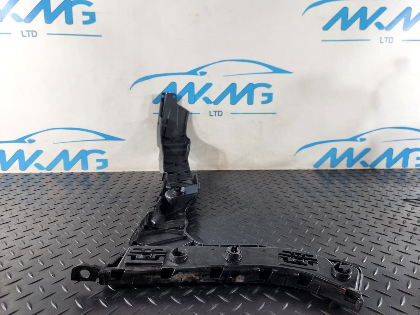 19-ON MERCEDES BENZ B CLASS W247 B CLASS REAR LEFT BUMPER BRACKET A2478850400