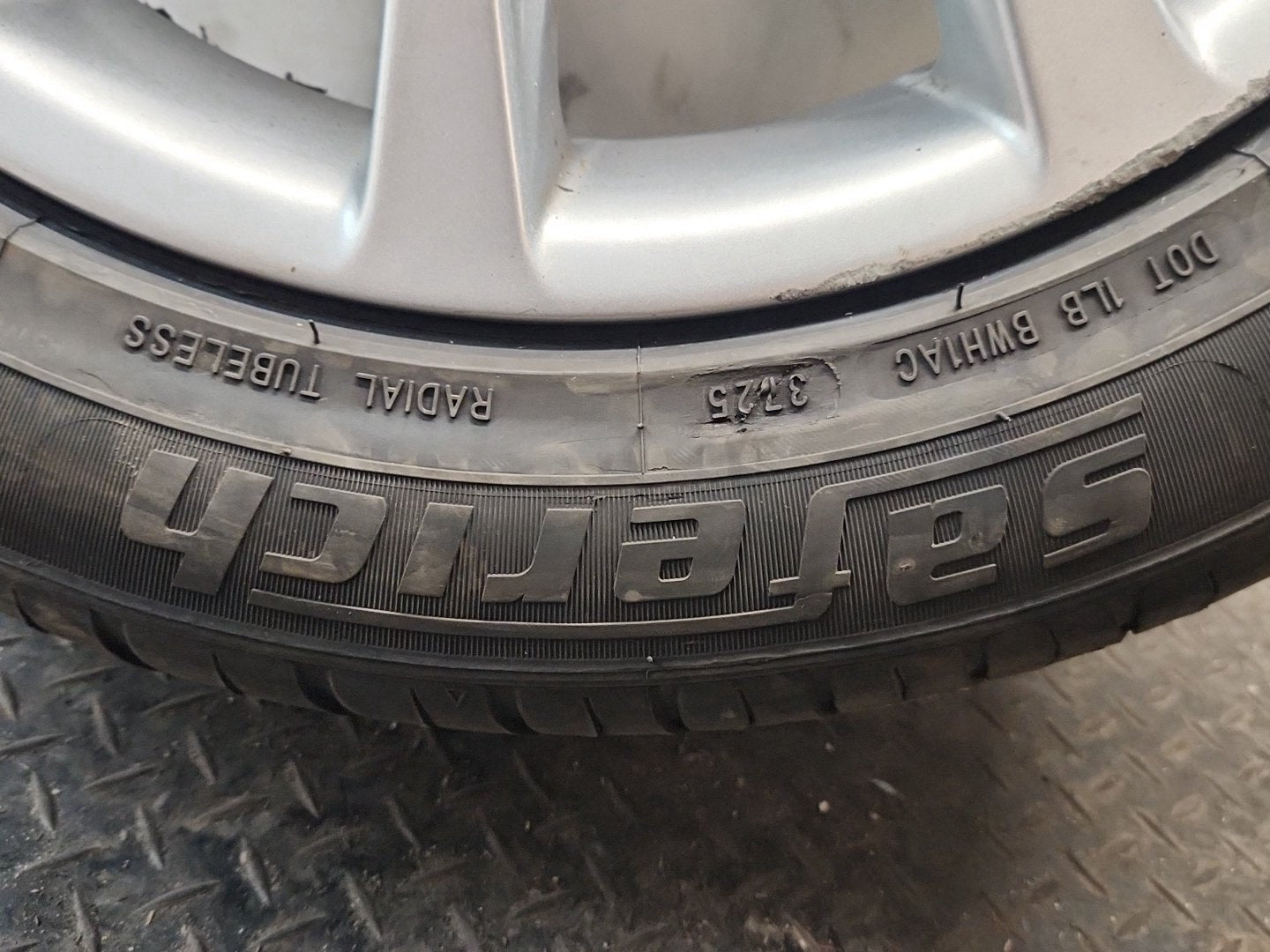 Honda Civic MK9 (FK27) 16" Alloy Wheel with Tyre 205/55/16 ~4mm 16065A