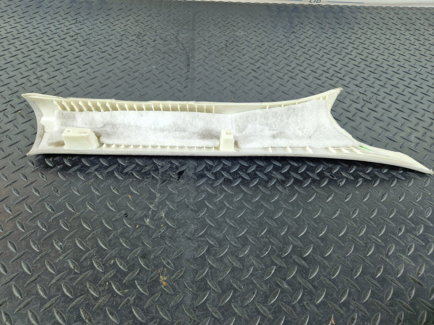 11-19 MERCEDES BENZ ML W166 FRONT RIGHT A PILLAR TRIM PANEL A1666904325