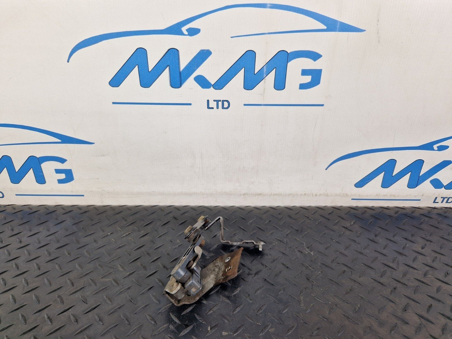 19-ON MERCEDES BENZ B CLASS W247 SENSOR REAR RIGHT LEVEL SENSOR A2473205800