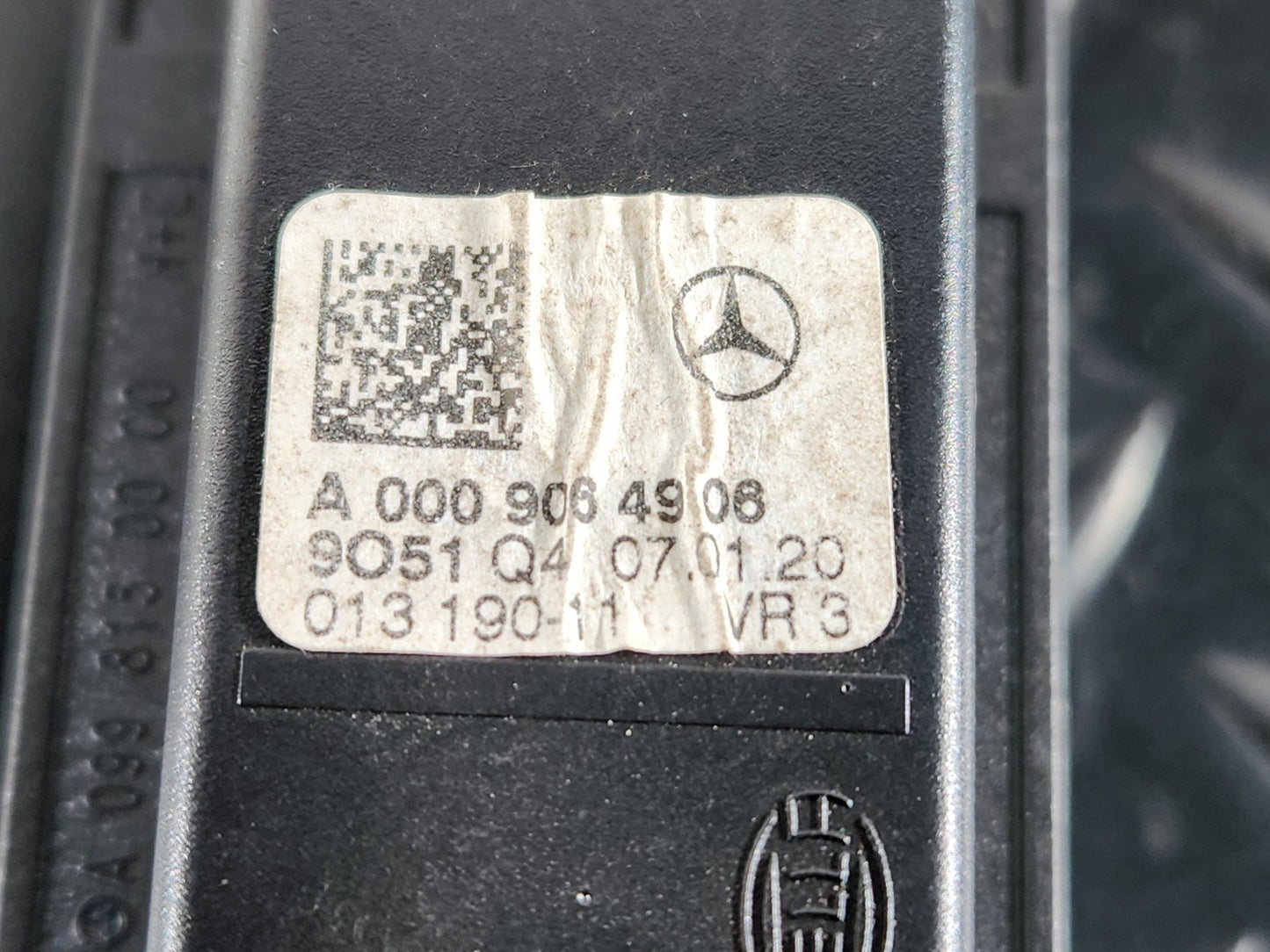 Mercedes-Benz Unknown Part Type A0998150100A0009064906