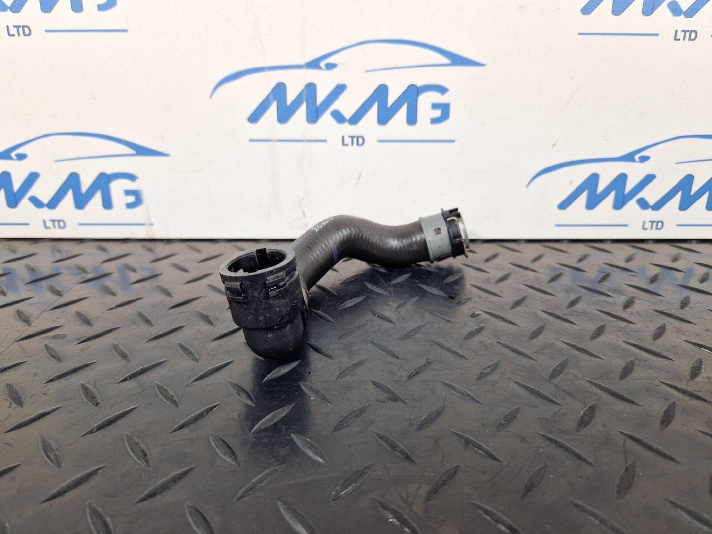 18-ON MERCEDES BENZ A CLASS W177 GENUINE COOLANT WATER HOSE PIPE A2475010800