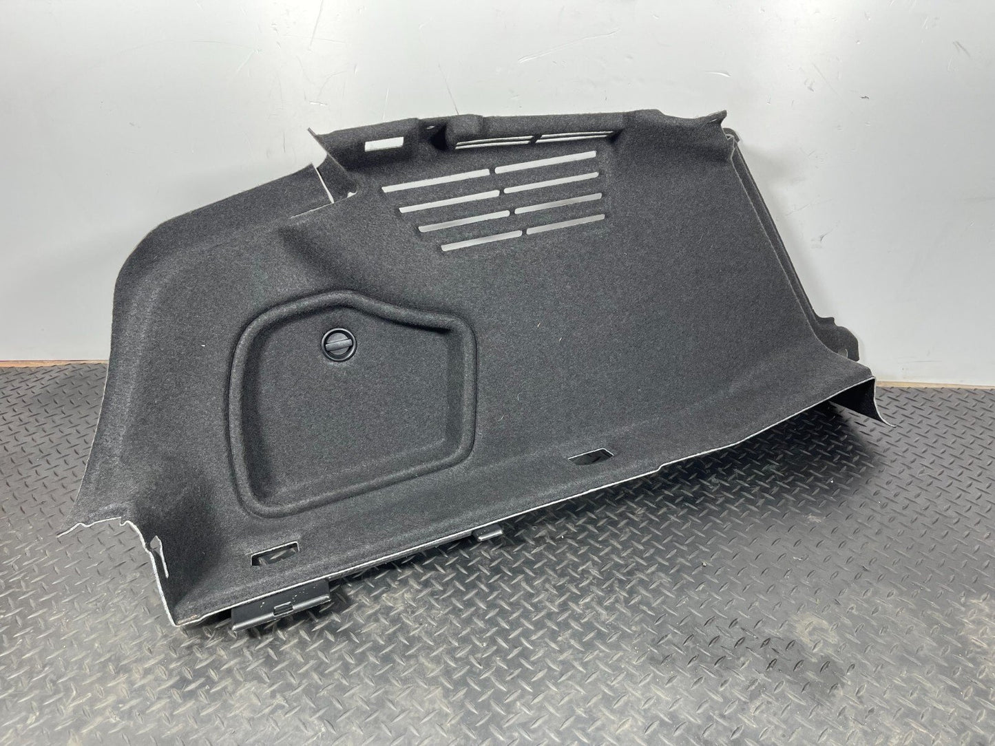 16-19 AUDI A4 B9 SALOON GENUINE PASSENGER SIDE BOOT TRIM COVER 8W5863879C
