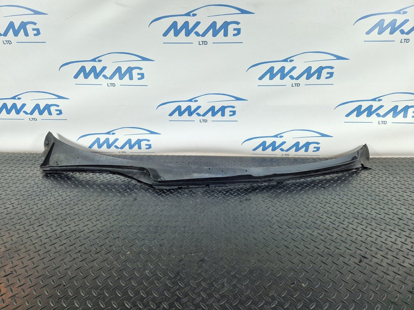 15-18 AUDI A7 4G FRONT WINDSCREEN SCUTTLE PANEL WIPER COVER 4G8819403