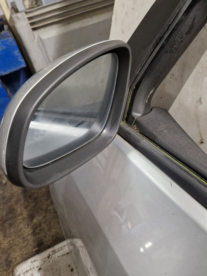 Vauxhall Astra MK6 Front Left N/S Passenger Complete Door in Silver GAN (176)