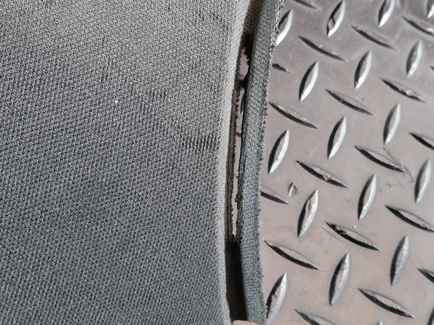 10-15 AUDI Q7 4L GENUINE REAR RIGHT PILLAR TRIM 4L0867246