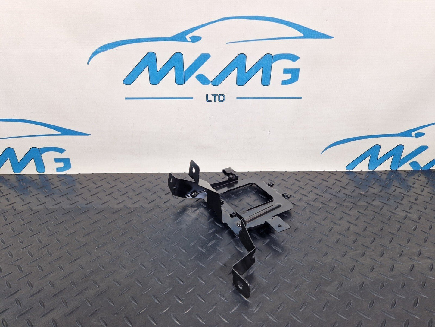 14-23 MERCEDES BENZ VITO W447 OEM FRONT WALL CARRIER BRACKET MOUNT A4475400340