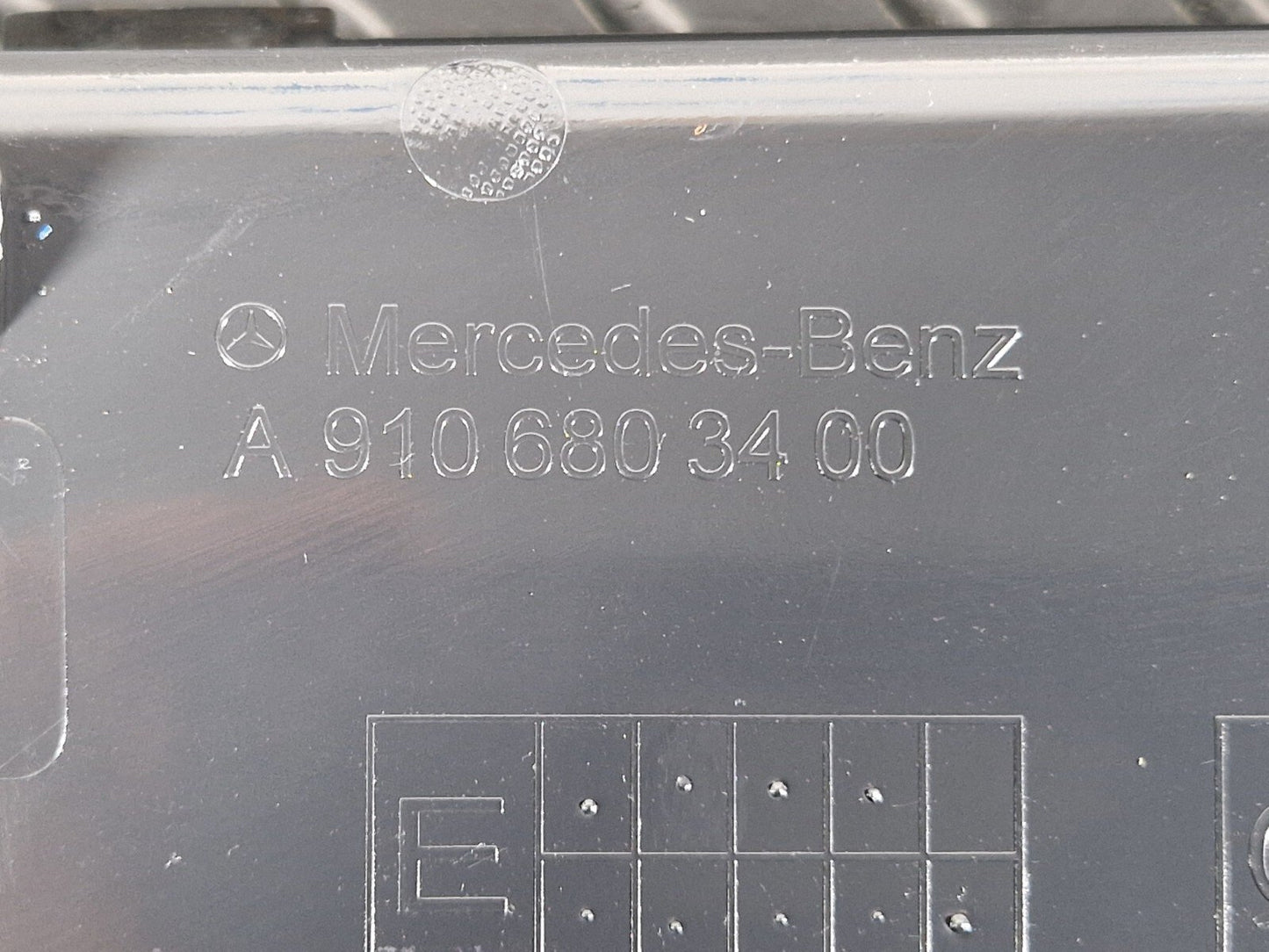 18-ON MERCEDES BENZ SPRINTER W907 W910 OEM STORAGE TRIM RIGHT A9106803400