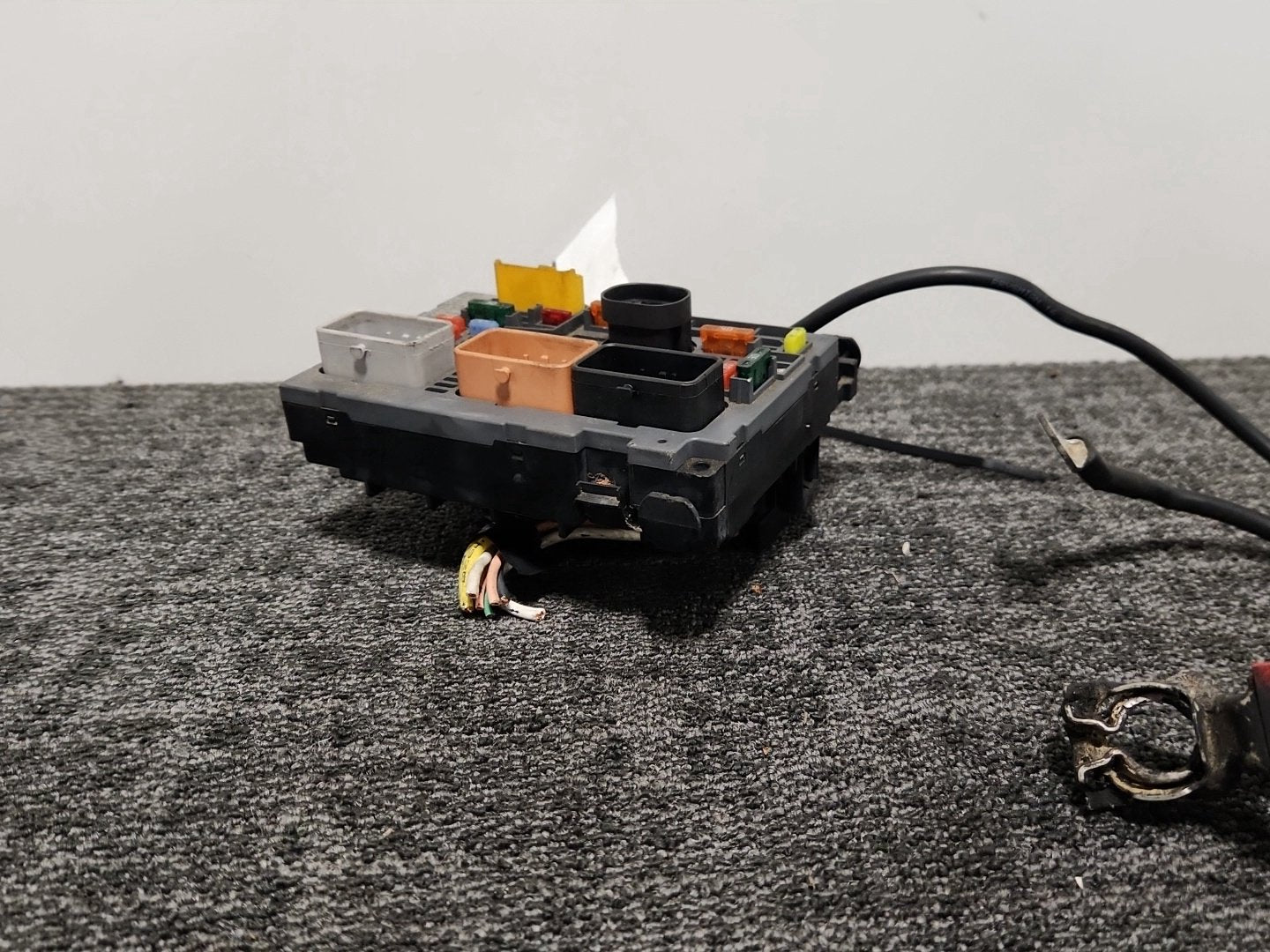 Peugeot Partner MK2 (PH1) (B9) Van Derived Car Genuine Under Bonnet Fuse Box