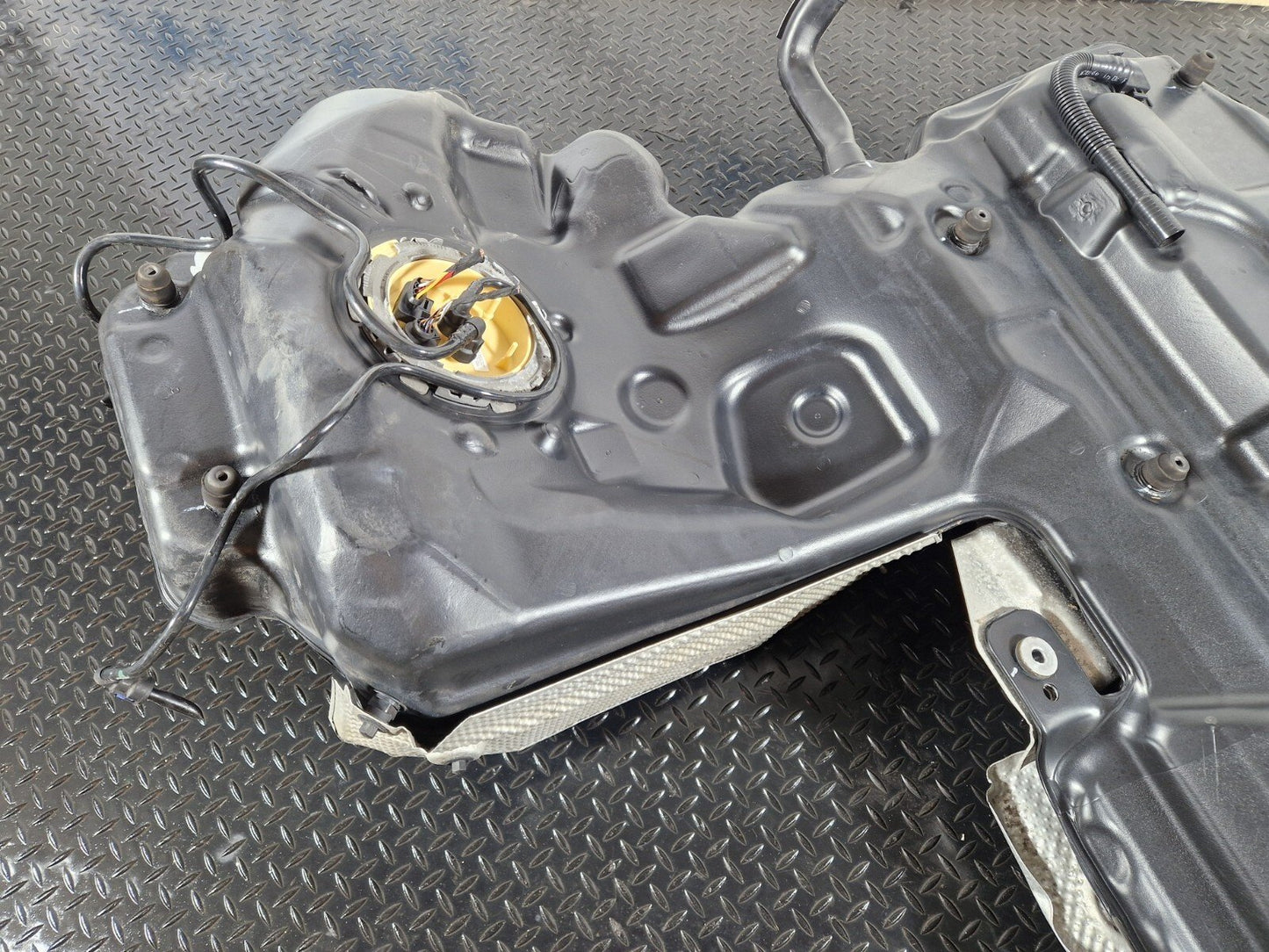 12-18 AUDI A6 C7 3.0 TDI DIESEL GENUINE FUEL TANK & PUMP 4GX201021 4G0919050C