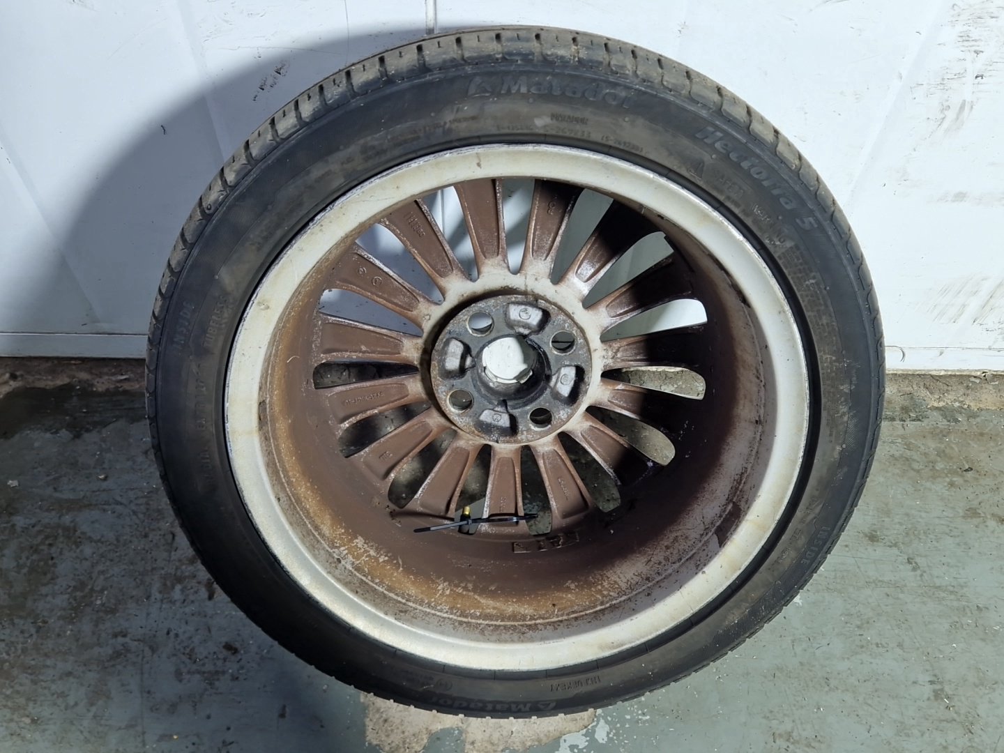 2009 Ford Fiesta MK7 16" Alloy Wheel with Tyre 195/45/16 ~4mm 8V21-1007-HA