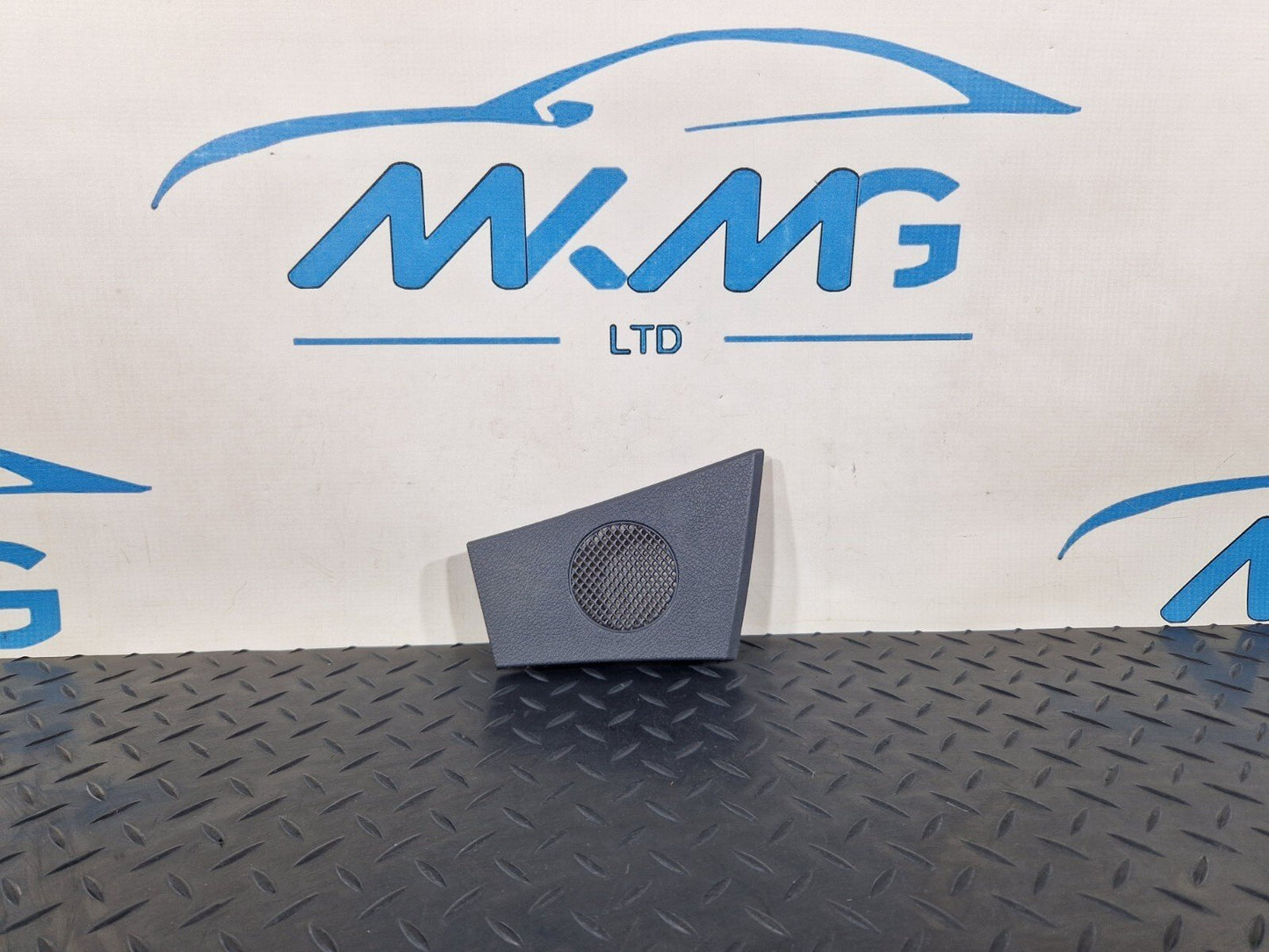 18-ON MERCEDES BENZ SPRINTER W907 W910 RHD RIGHT SPEAKER COVER A91008270400