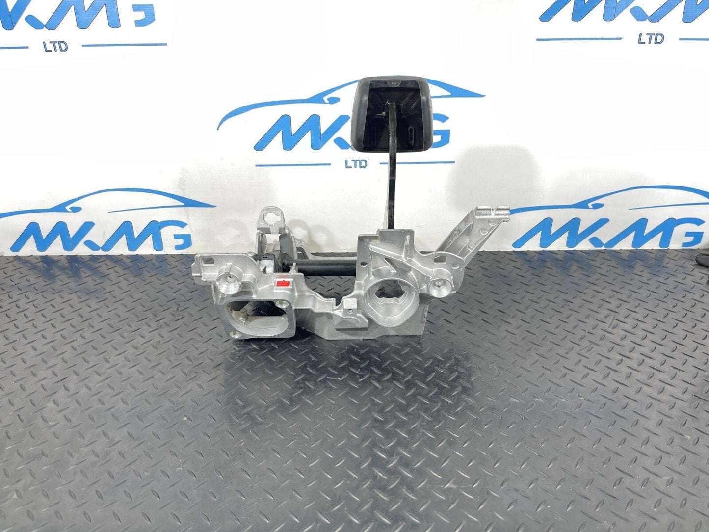 16-19 AUDI A4 B9 GENUINE AUTOMATIC GEARBOX BRAKE PEDAL & FRAME 8W2723140