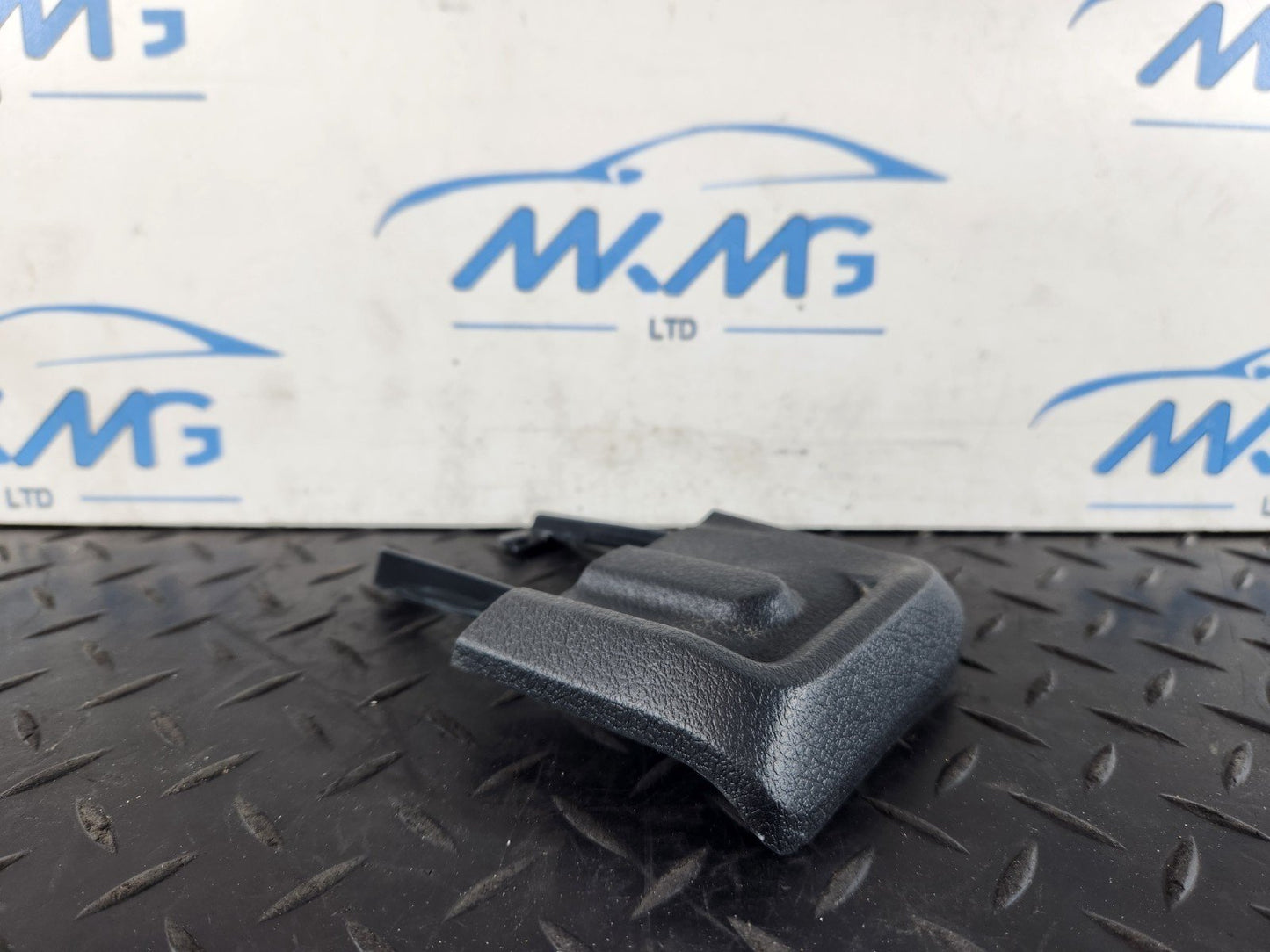MERCEDES BENZ B CLASS W247 REAR LEFT N/S SIDE SEAT RAIL COVER A2479290300