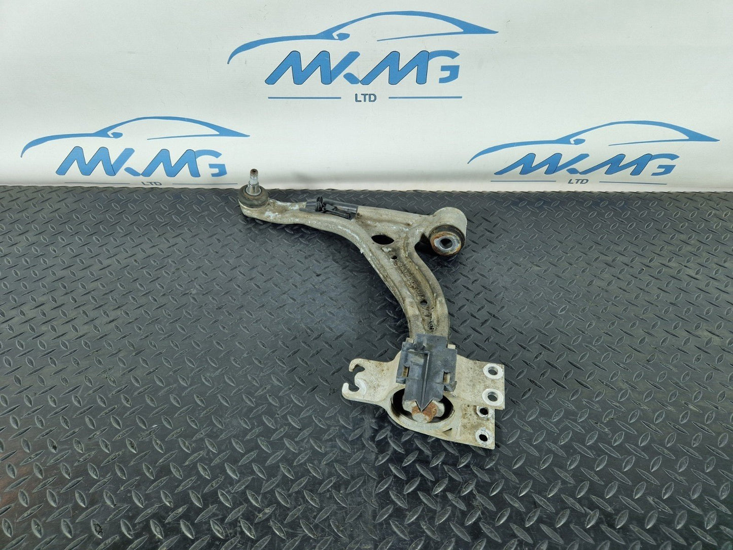 12-18 MERCEDES BENZ W176 OEM FRONT LEFT LOWER SUSPENSION ARM A2463330300