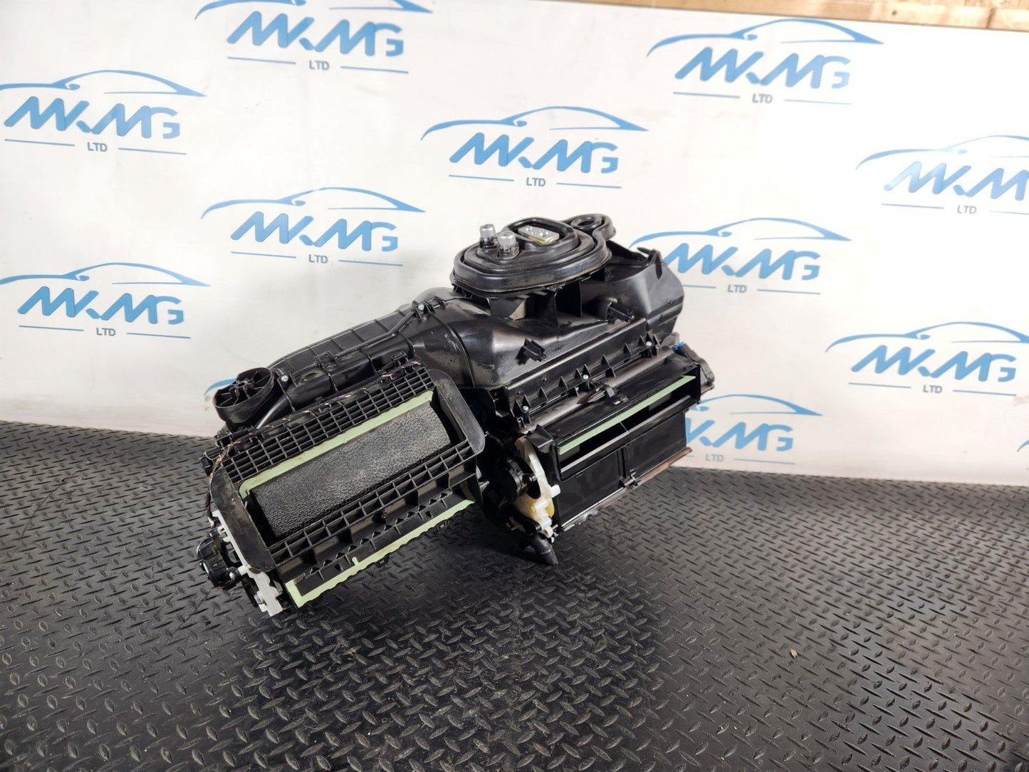 10-18 VW TOUAREG 7P GENUINE HEATER MATRIX BOX 5WC816005D