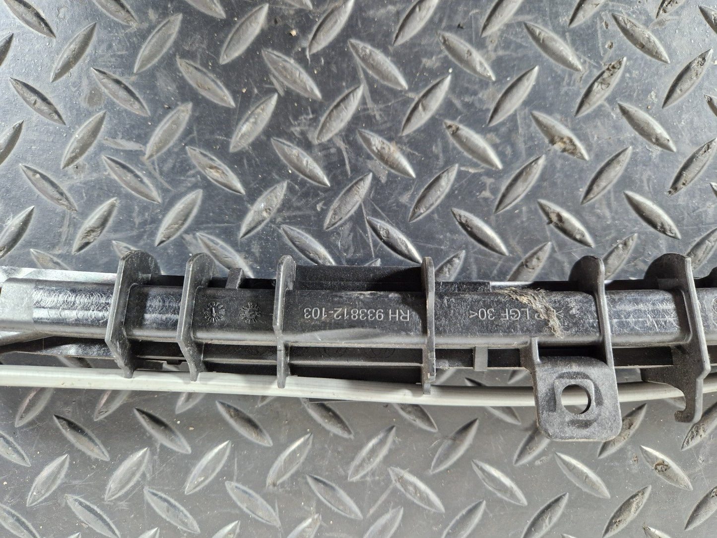 12-18 AUDI A6 C7 2.0 DIESEL CGLC/CGL GENUINE SUNROOF LINKAGE 933811103