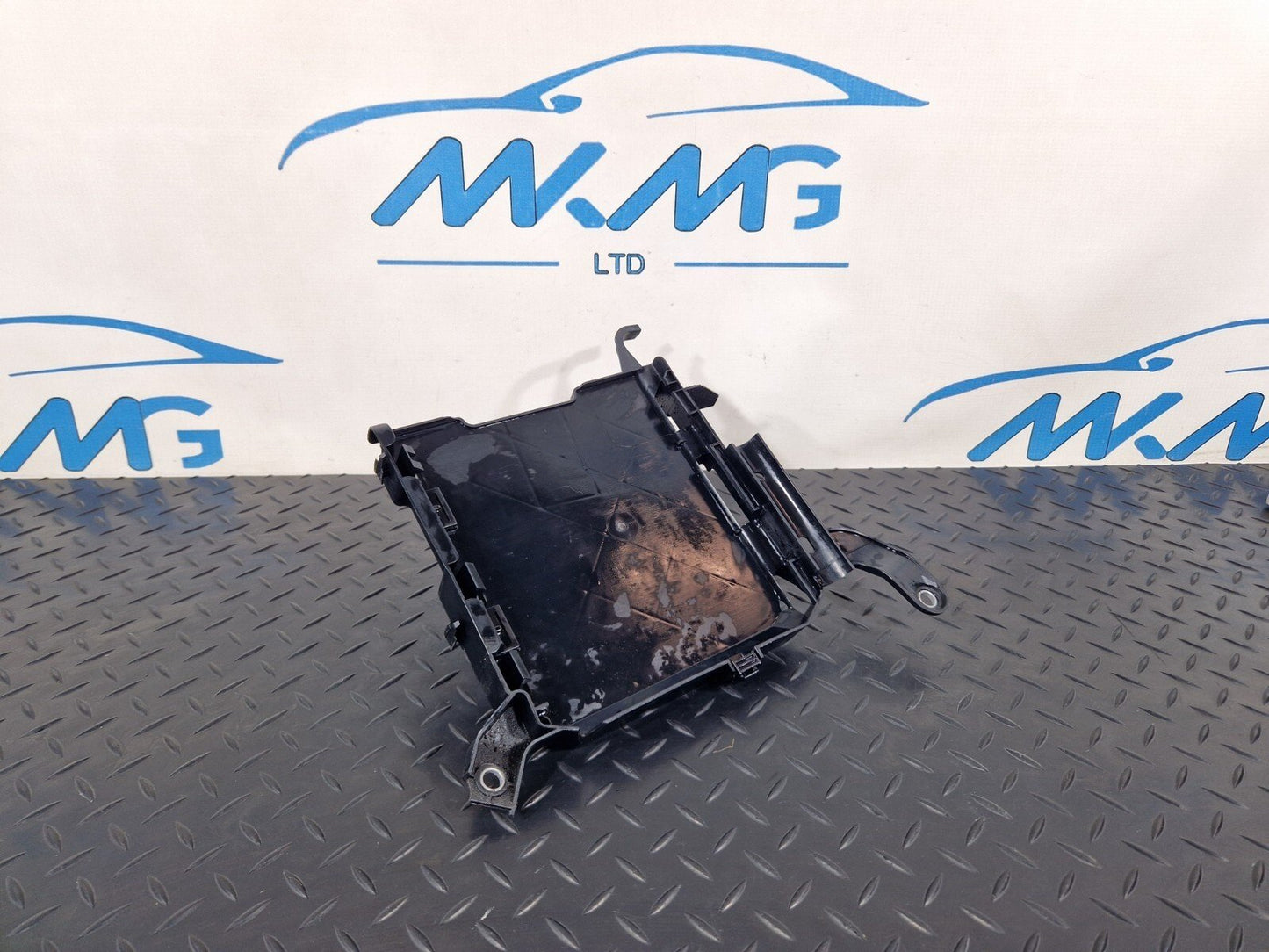 16-24 AUDI A5 F5 CONVERTIBLE GENUINE ENGINE CONTROL UNIT BRACKET 8W0907647A