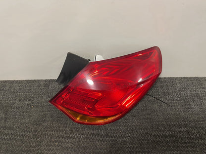 Vauxhall Astra MK6 (J) (A3400) Genuine Rear Right O/S Outer Tail Light 1090098