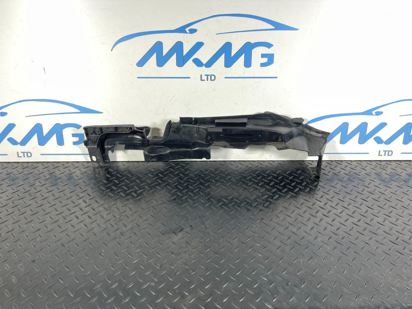 16-23 AUDI A5 F5 SPORTBACK Front Right Wing Fender Seal Trim 8W6821170C
