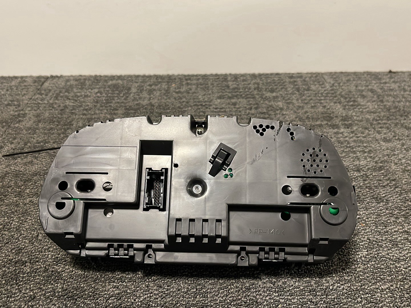 BMW 120i E87 Hatchback Genuine Speedometer Instrument Cluster 9122588