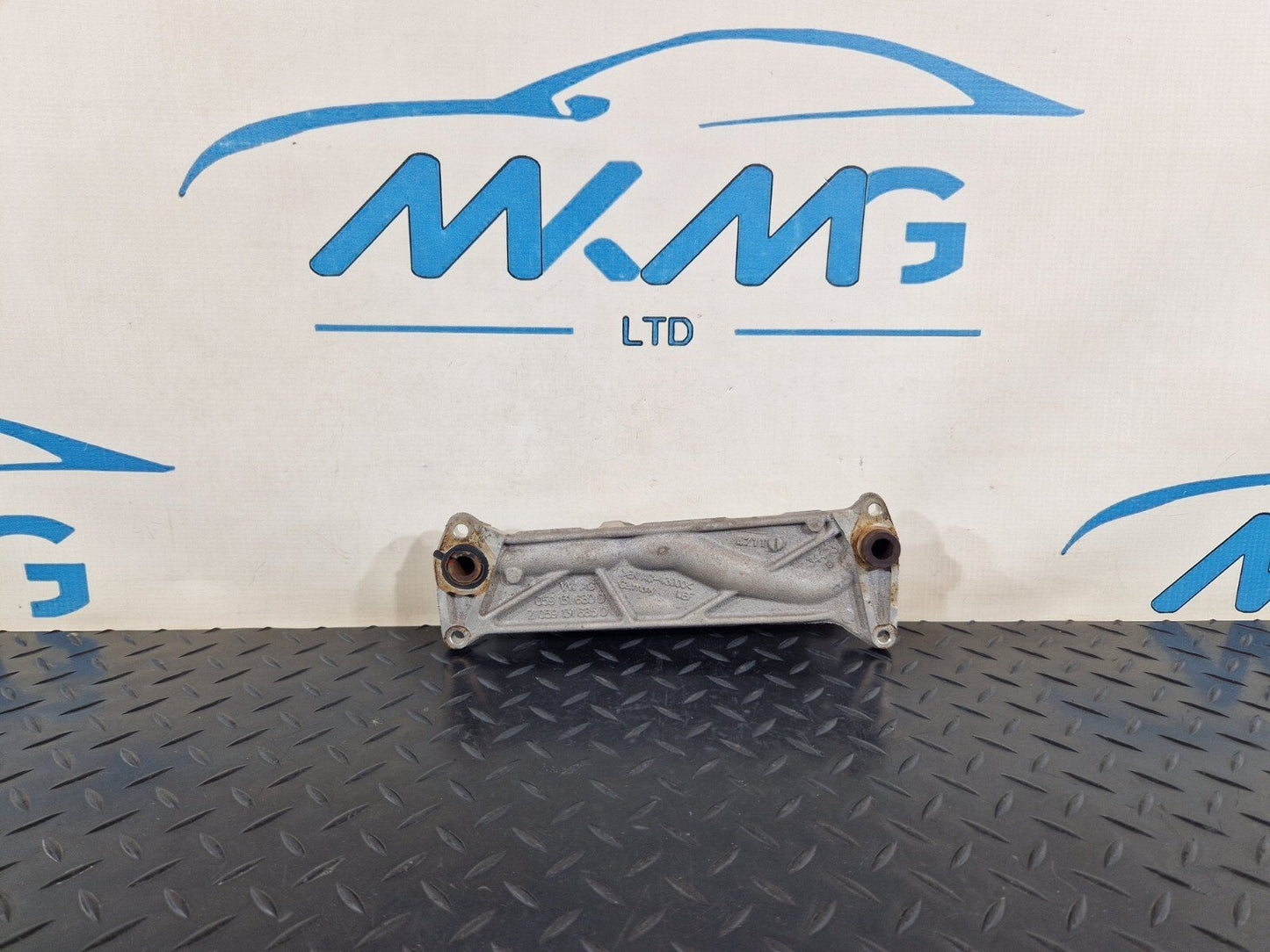 15-18 AUDI A7 4G GENUINE BRACKET 059131680