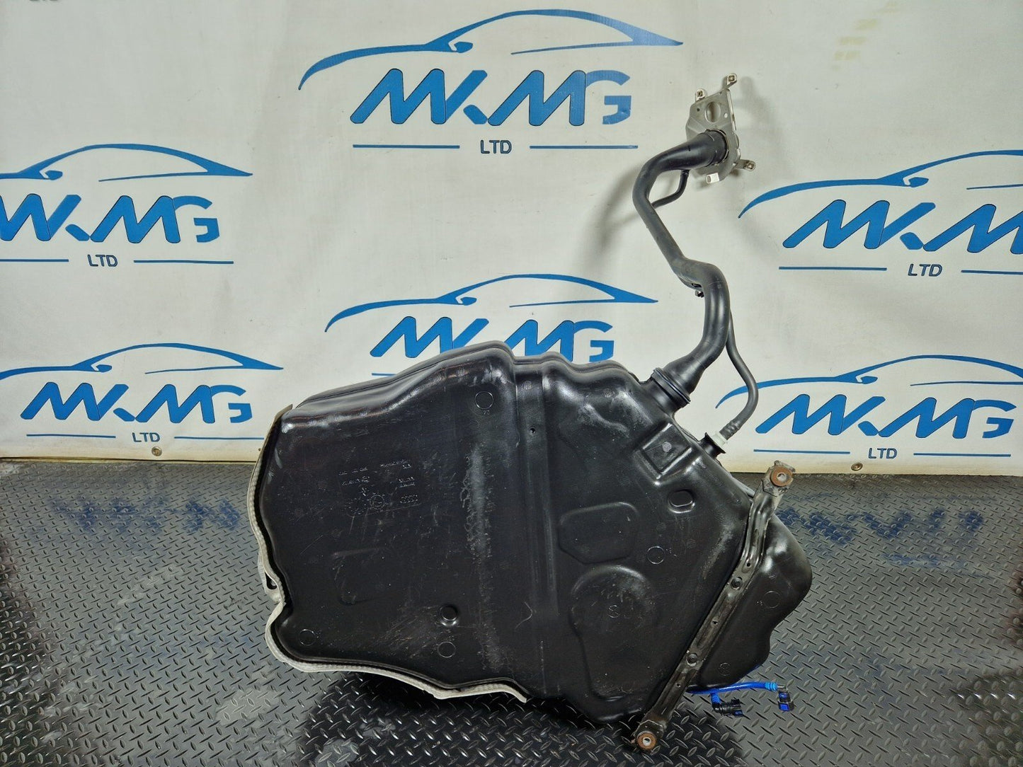 16-24 AUDI A5 F5 COUPE GENUINE DIESEL FUEL TANK WITH PUMP 8W6201021