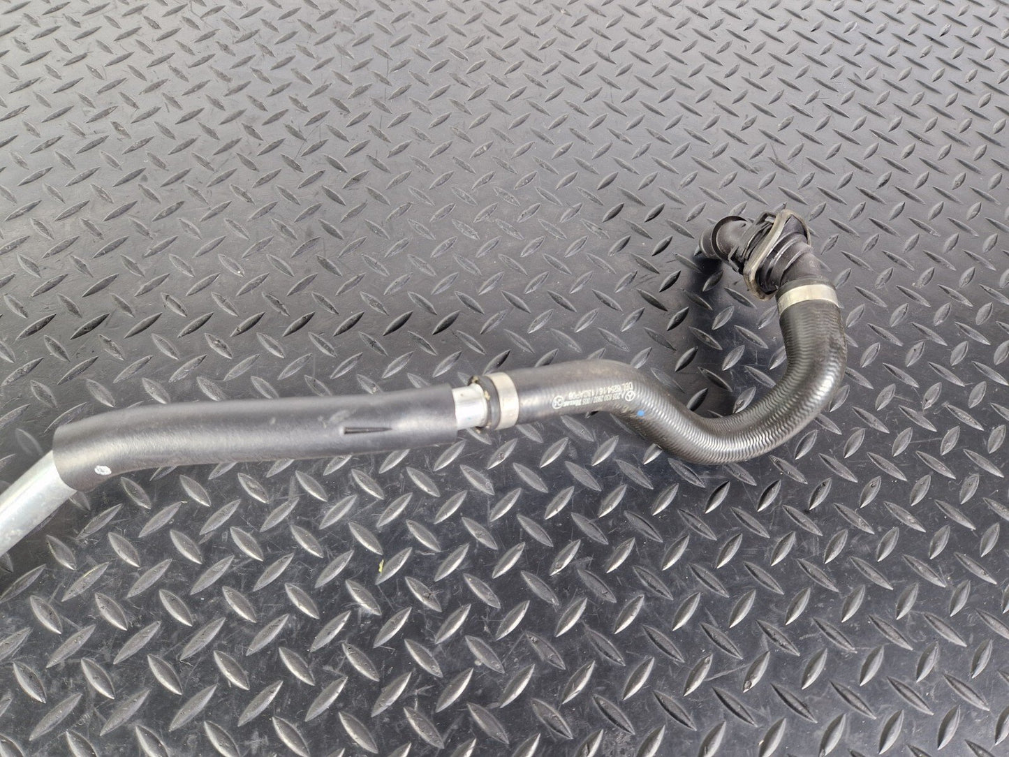 14-21 MERCEDES BENZ W205 GENUINE OEM ENGINE COOLANT HOSE PIPE A2058302902