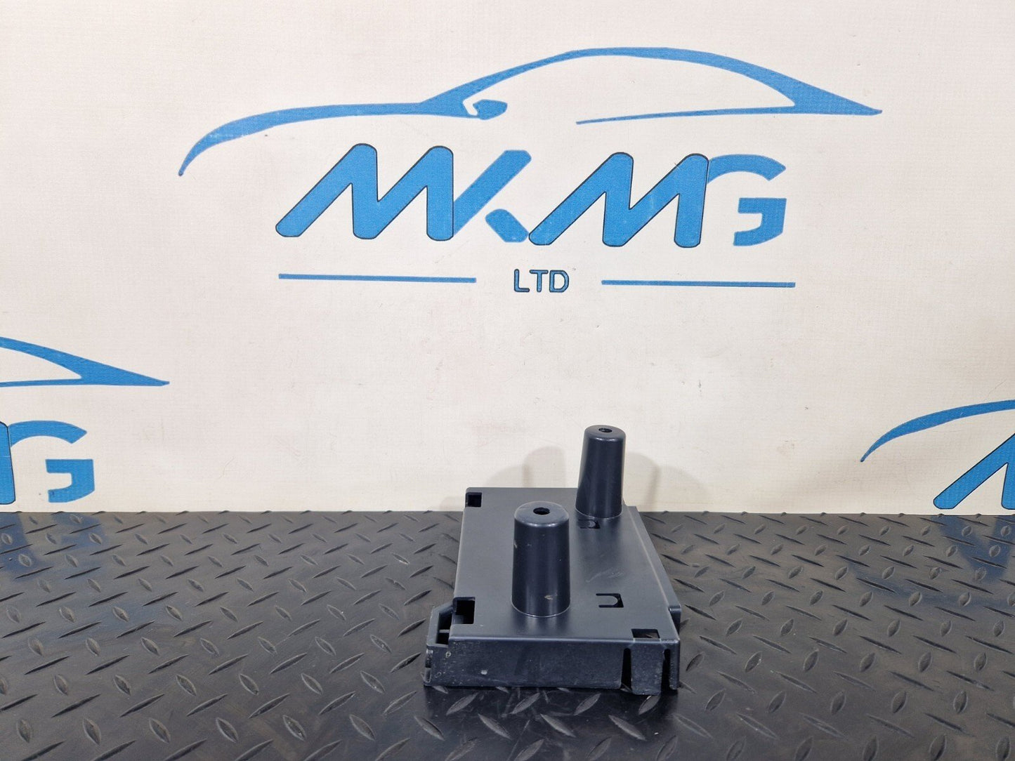 18-ON MERCEDES BENZ SPRINTER W907 INTERIOR CONTROL UNIT BRACKET A9075450500