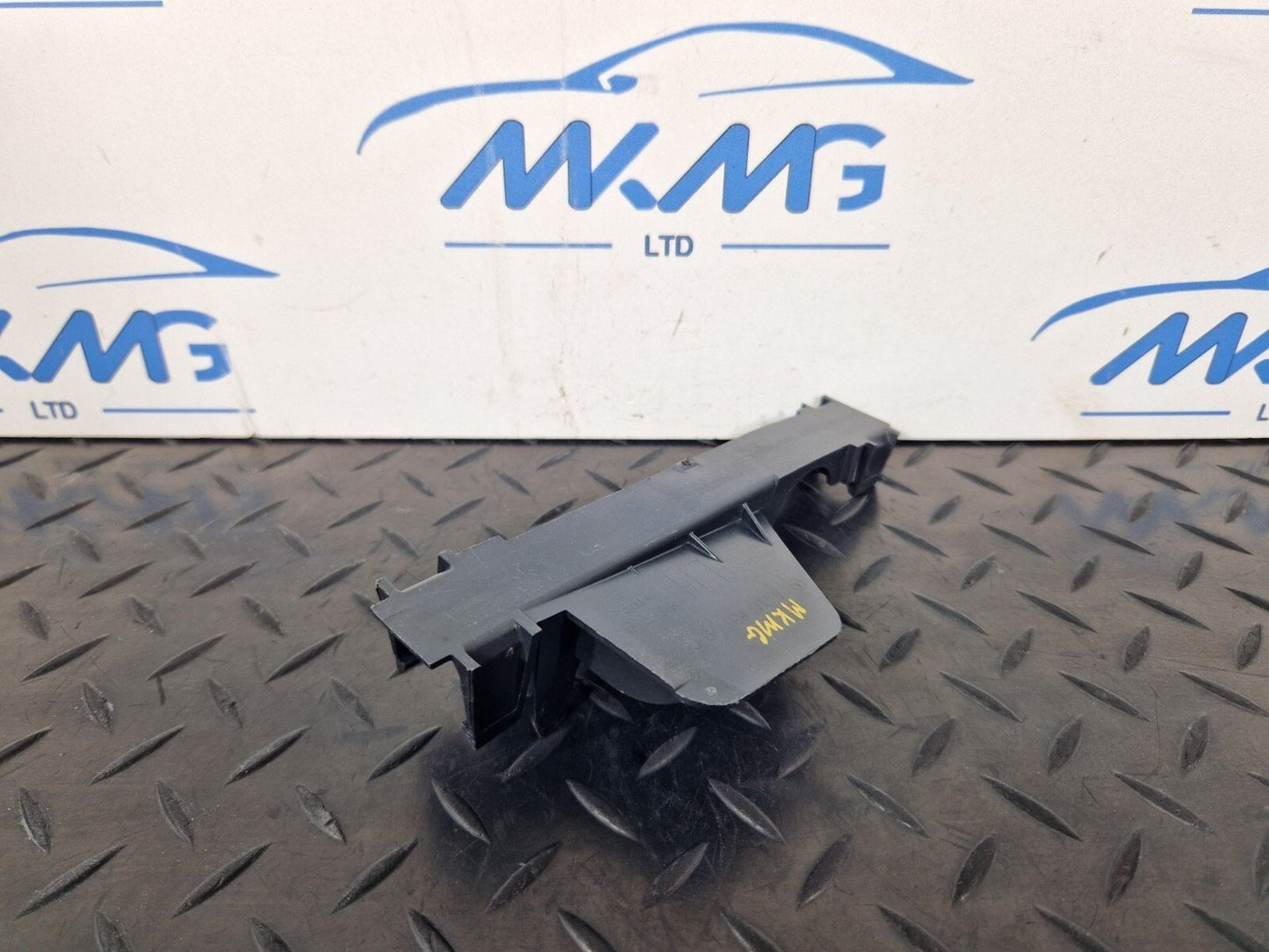 14-21 MERCEDES BENZ C220 W205 TOP LEFT AIR DUCT SEALING A2058317900