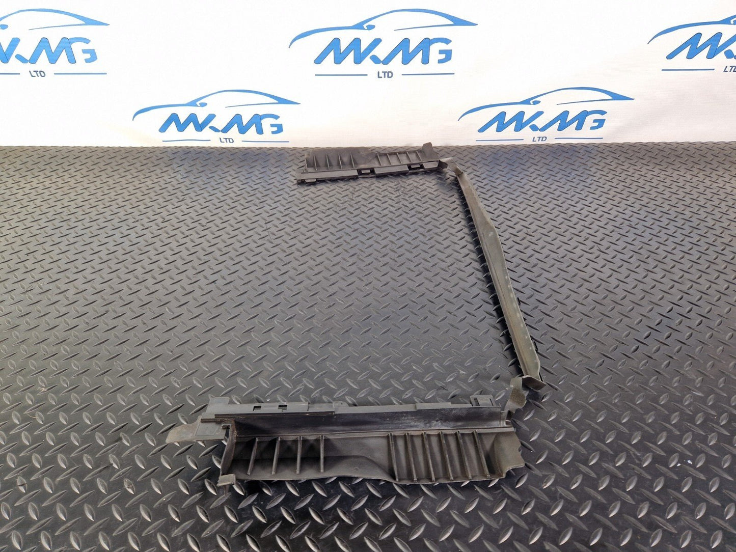 14-21 MERCEDES BENZ W205 FRONT AIR DUCT A2055050130