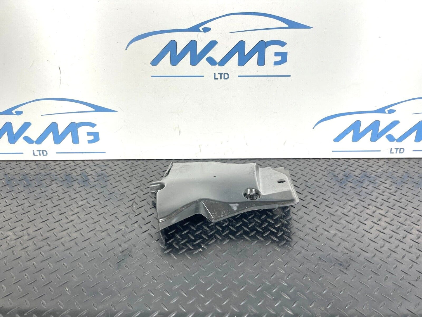 Audi Unknown Part Type 8W0825202