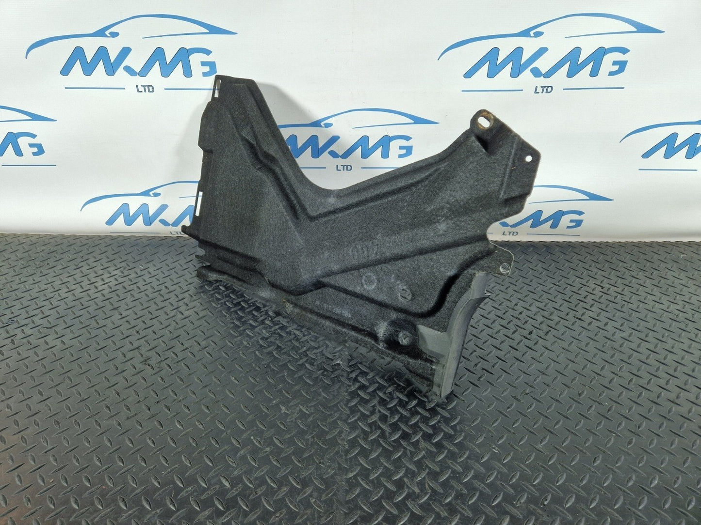 Audi A6 C7 Right Rear Bumper Under Tray 4G0825216A