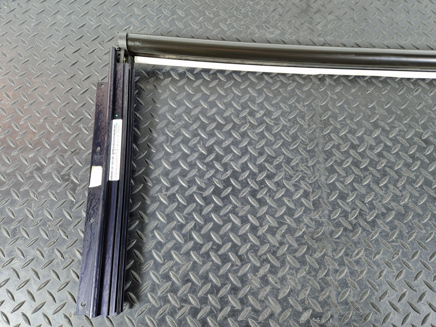 14-21 MERCEDES BENZ W205 GENUINE SUNROOF FRAME A2057802400