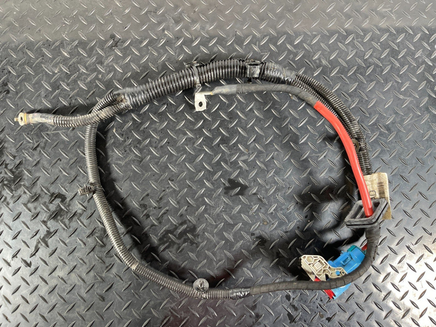 2019-ON LAND ROVER DISCOVERY HYBRID UNDERBODY CABLE TO BATTERY BOX K8D214N172AD