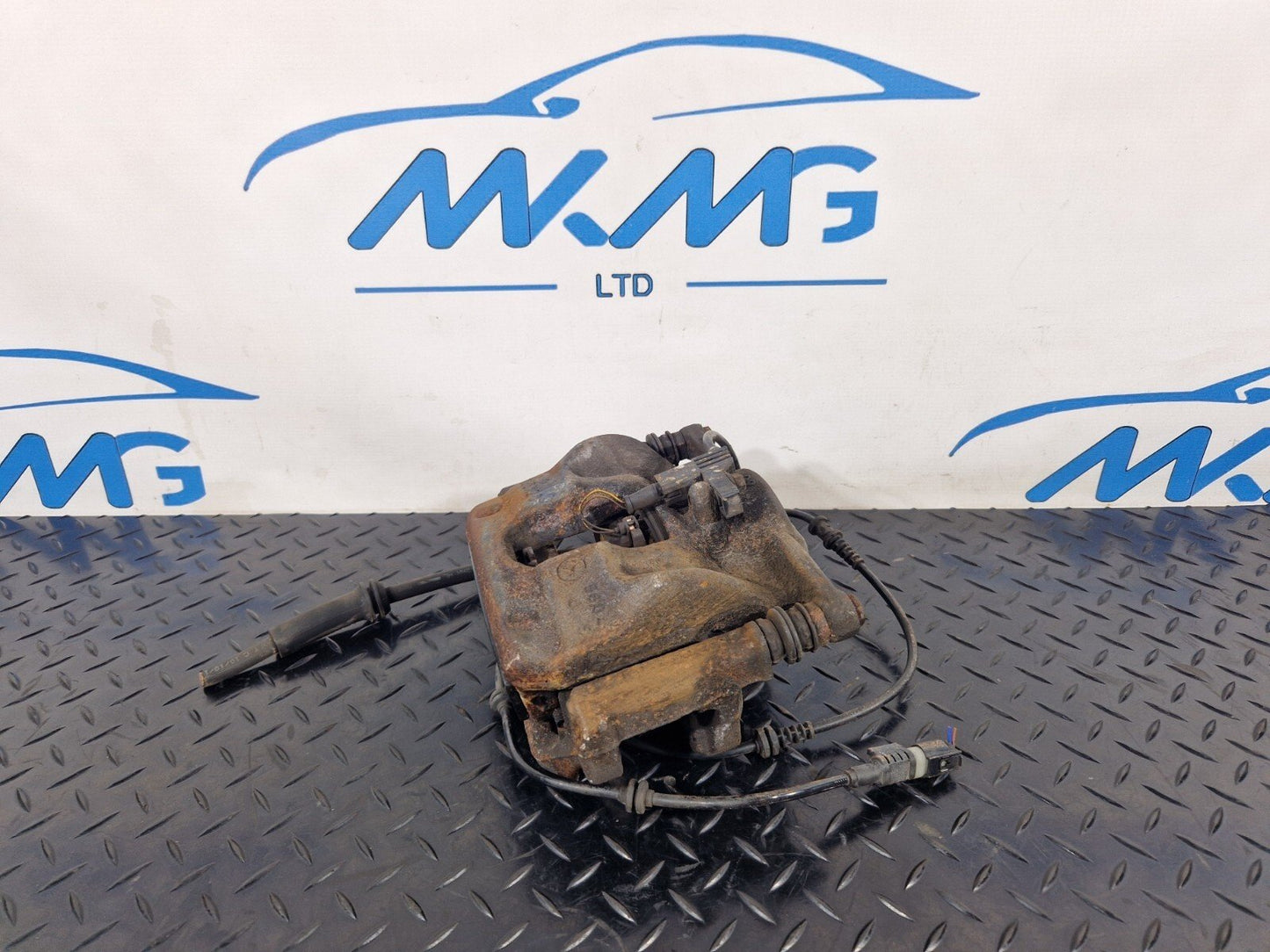12-18 MERCEDES BENZ W176 LCI AMG LINE BRAKE CALIPER FRONT RIGHT DRIVER SIDE