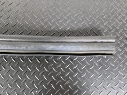 11-19 MERCEDES BENZ ML W166 OEM ENGINE RUBBER SEAL A1668870098