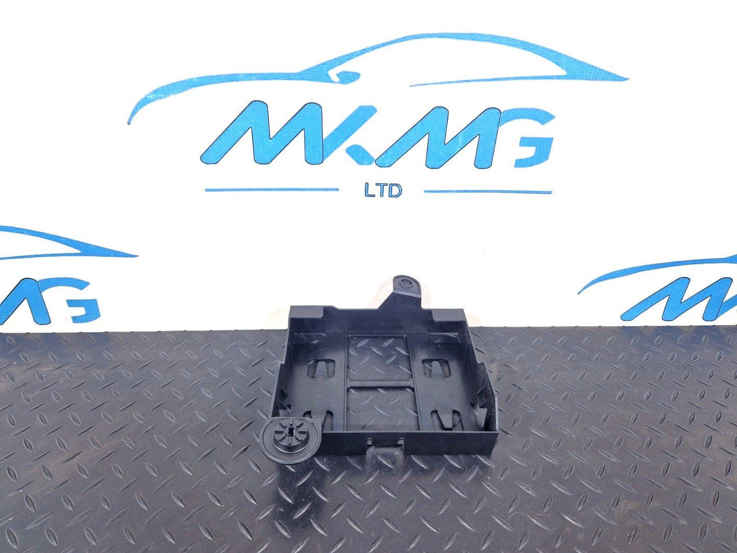 15-18 AUDI A7 4G GENUINE OEM BRACKET MOUNT TRIM 4G8907368