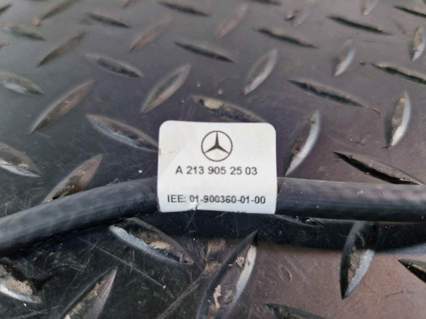 Mercedes-Benz Unknown Part Type A2139052503