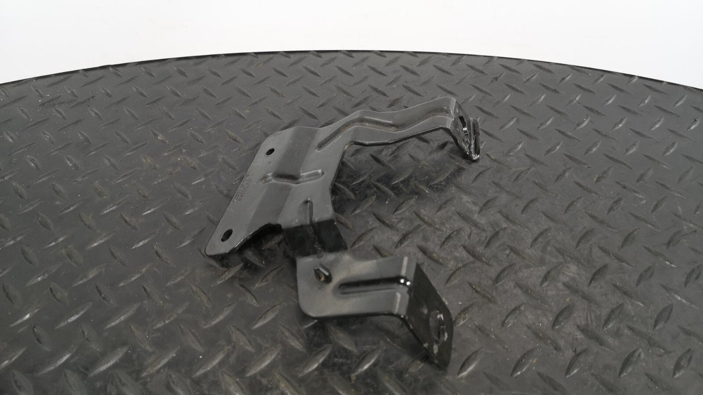 16-19 AUDI A4 B9 S-LINE GENUINE 2.0TDI EXPANSION COLLANT TANK BRACKET 8W0121232F