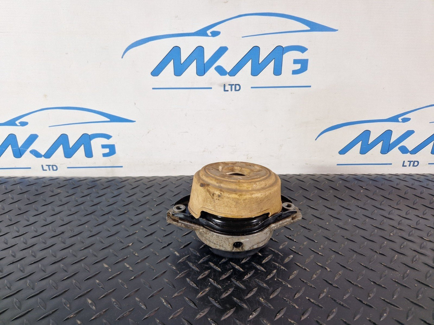 16-19 MERCEDES BENZ GLE W166 LEFT N/S SIDE ENGINE MOUNT A1662405817