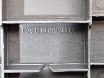 18-ON MERCEDES BENZ SPRINTER W907 BATTERY PLASTIC TOP COVER LEFT N/S A9106863000