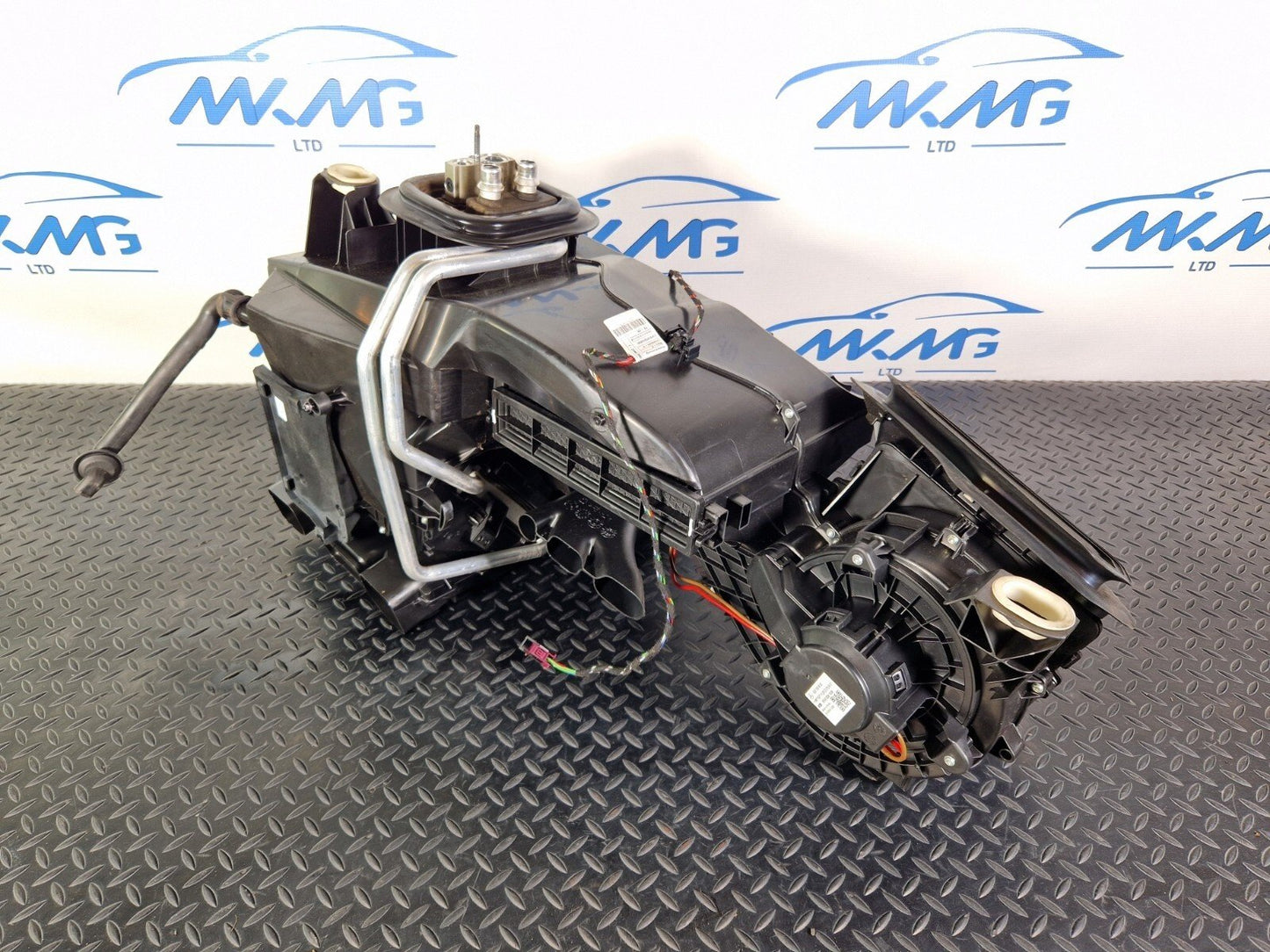 18-ON MERCEDES BENZ A CLASS W177 GENUINE HEATER MATRIX BOX A2478300600
