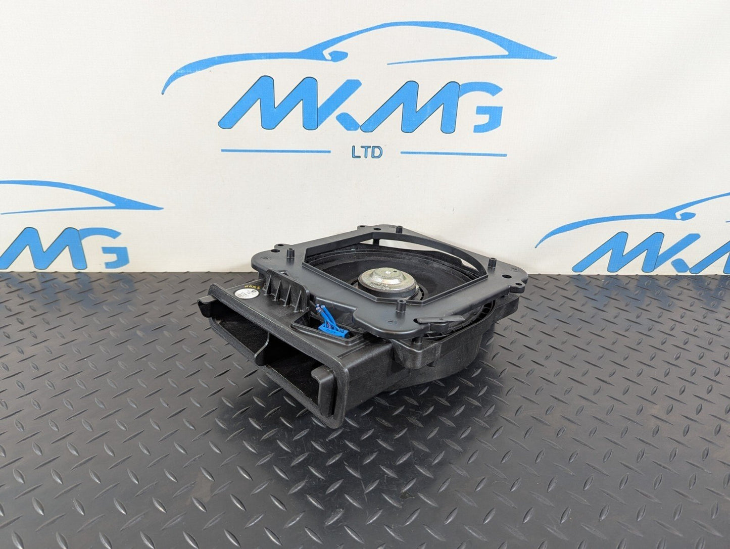 16-22 BMW X1 F48 GENUINE OEM FRONT RIGHT DRIVER SIDE SUBWOOFER SPEAKER 927599604