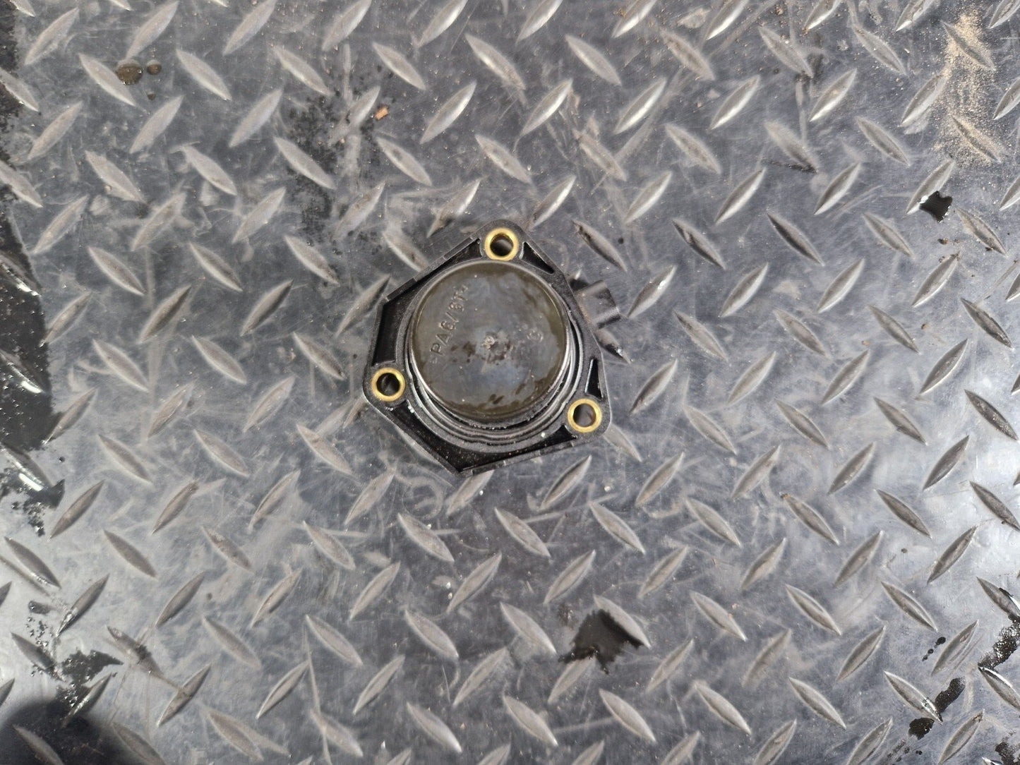 14-21 MERCEDES BENZ C300h W205 OIL LEVEL SENSOR A6511530132