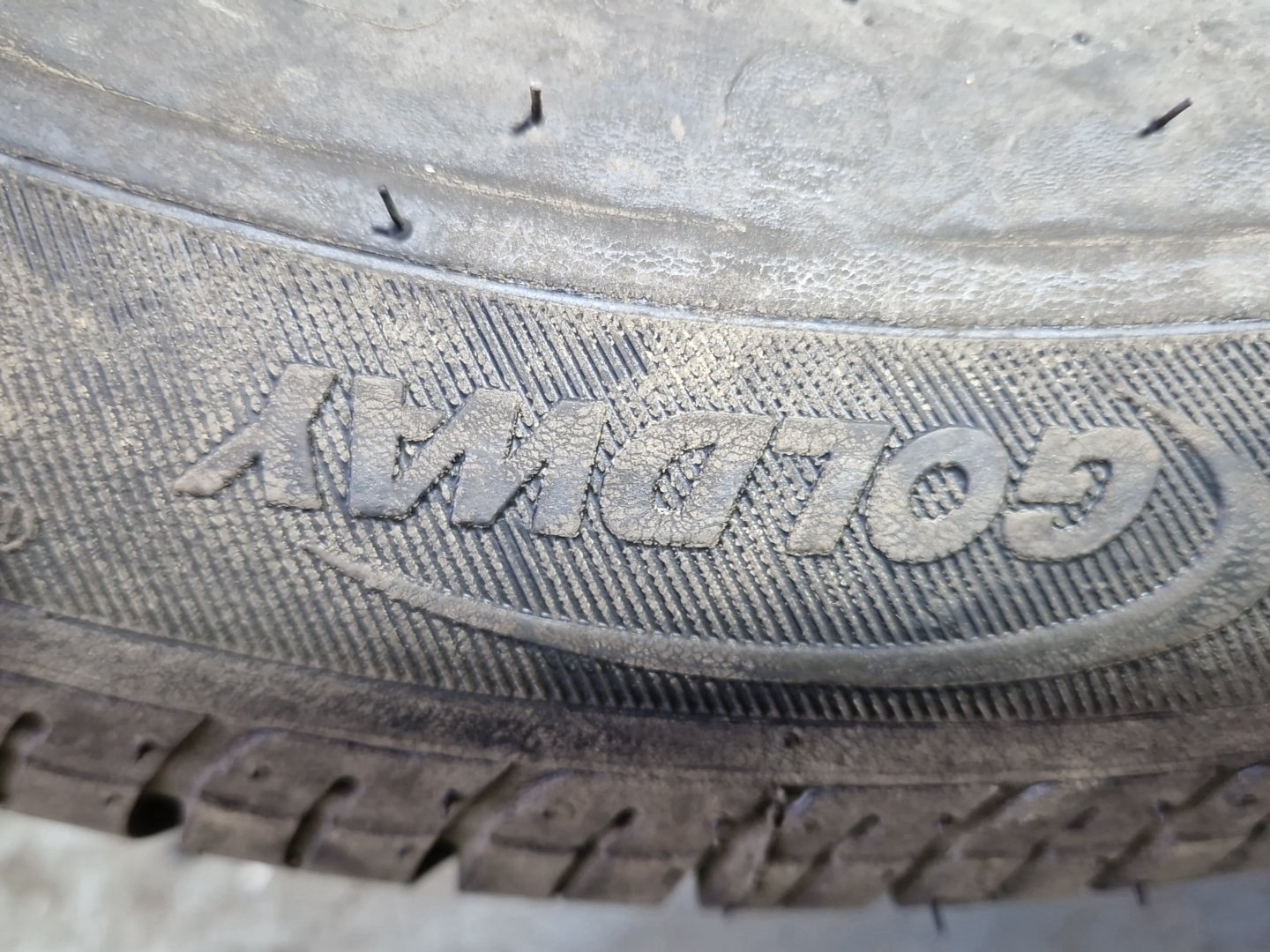 Goldway Tyre 215/65/R15C G2001 Genuine ~7mm