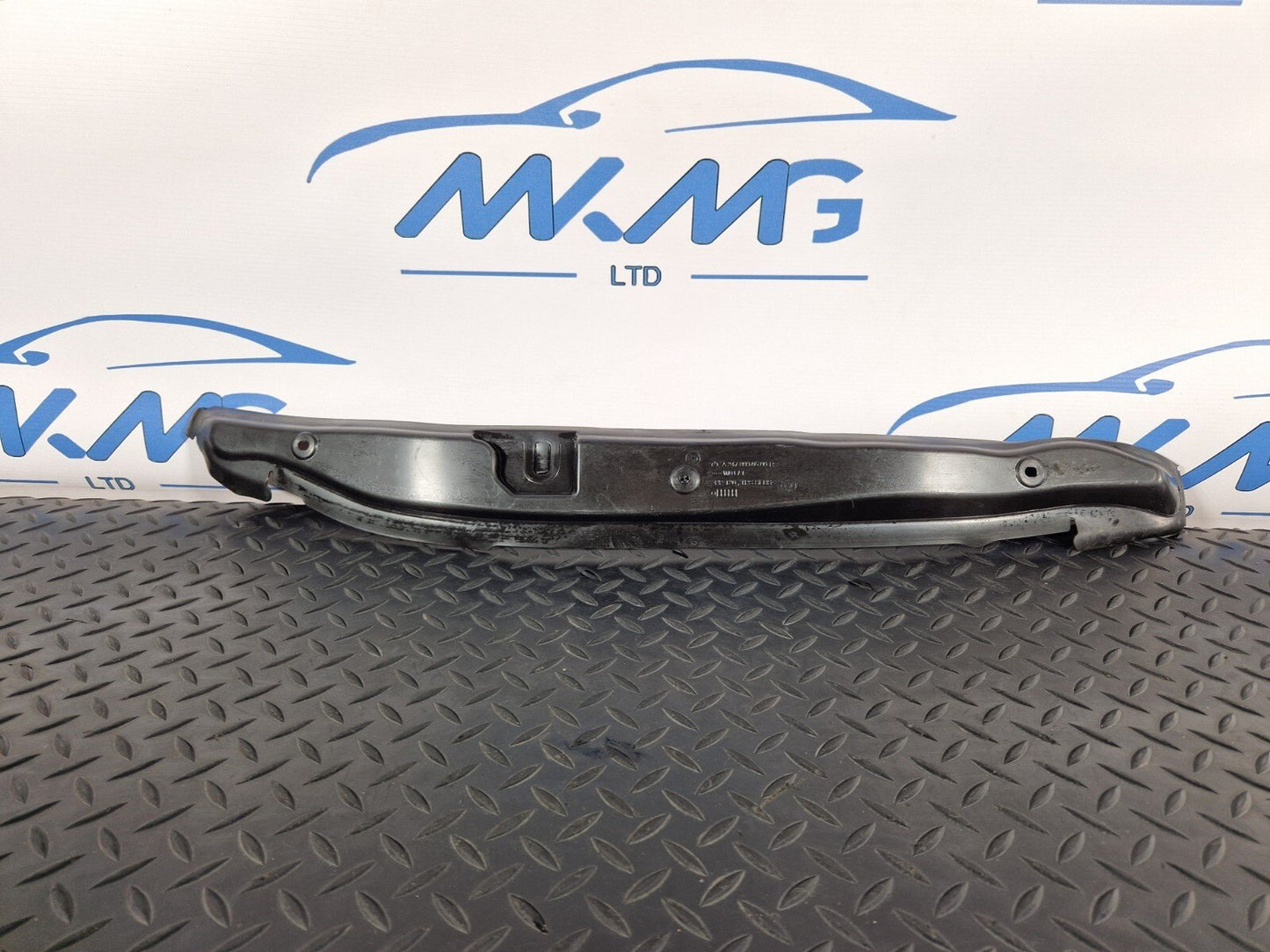19-ON MERCEDES BENZ B CLASS W247 OEM FRONT RIGHT FENDER GAP COVER A2478890500