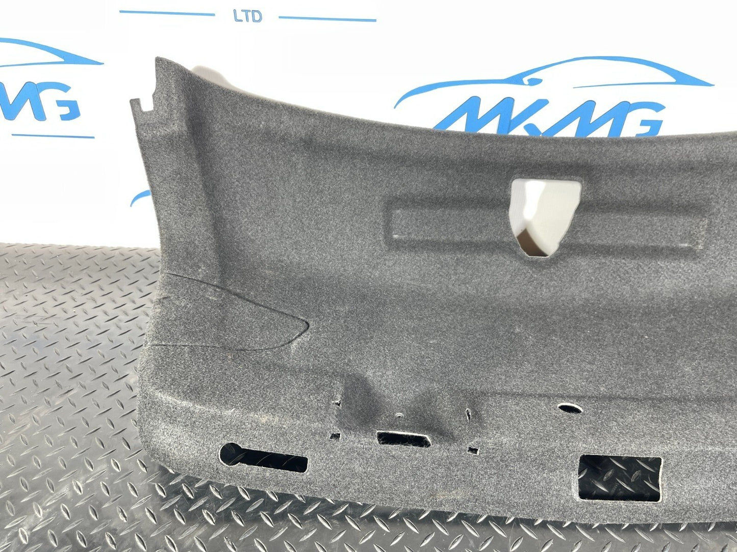 16-19 AUDI A4 B9 SALOON GENUINE BOOTLID TAILGATE TRIM PANEL 8W5867975